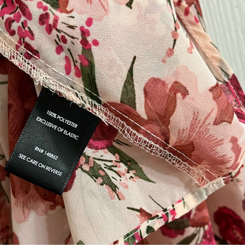 Torrid Size 2 Floral Blouse 🩷 NEW WITH TAGS - Picture 9 of 12